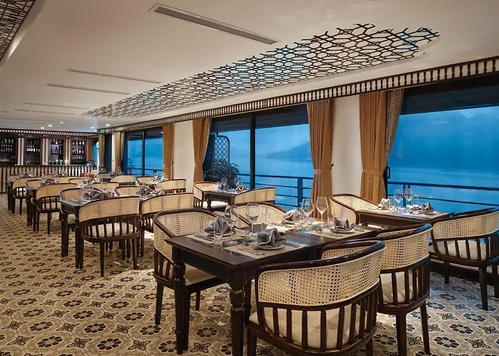 Era Premium Cruises Khách sạn