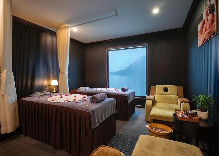 Era Premium Cruises Khách sạn *