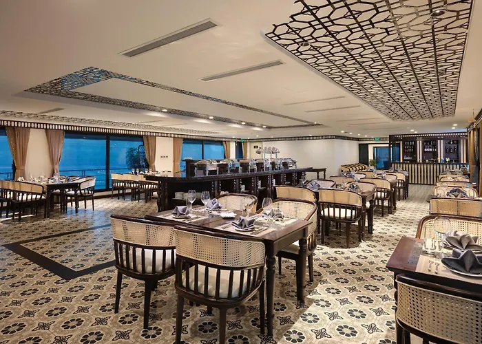 Khách sạn Era Premium Cruises *