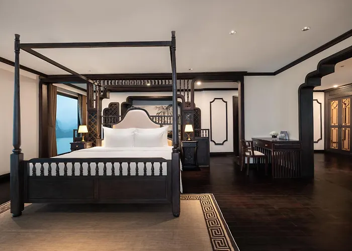 Khách sạn Era Premium Cruises
