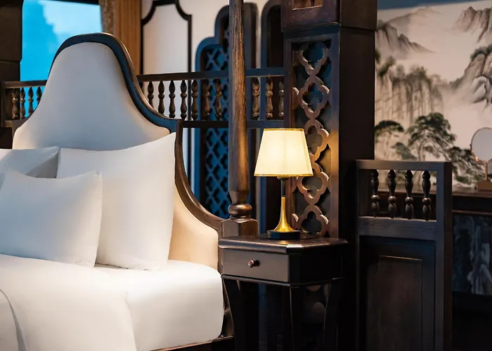 Khách sạn Era Premium Cruises *